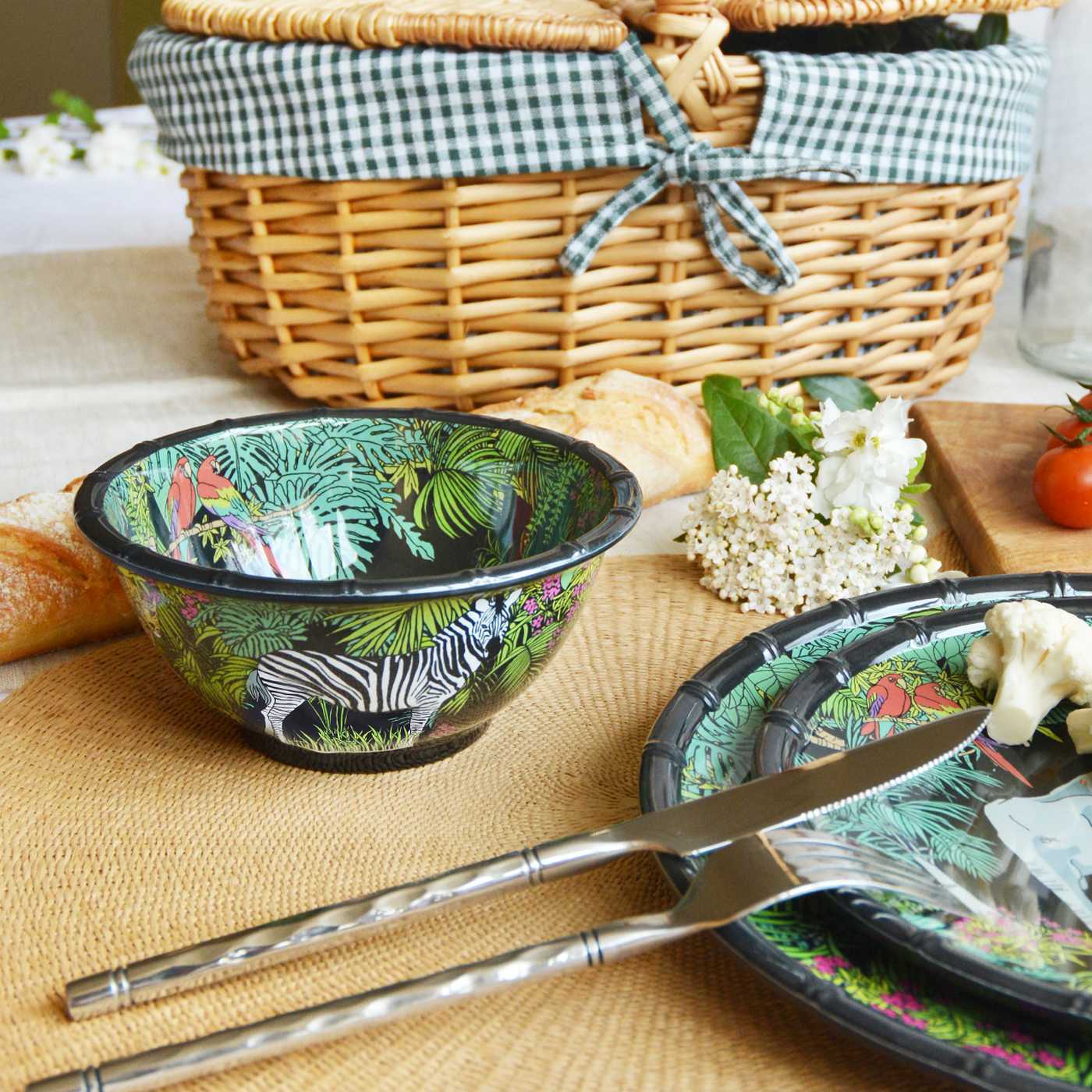 Les Jardins de la Comtesse - Plate of melamine flowers 28 cm - Jaipur collection Les Jardins de la Comtesse - Plate of melamine flowers 28 cm - Jaipur collection