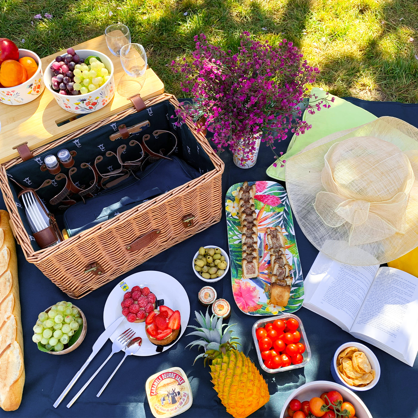 Picknickmand Saint-honoré blauw met tafel - 4 personnes