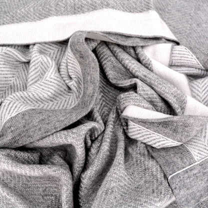 Wollen deken in grijs en ivoor - Grote visgraat - 130 x 200 cm